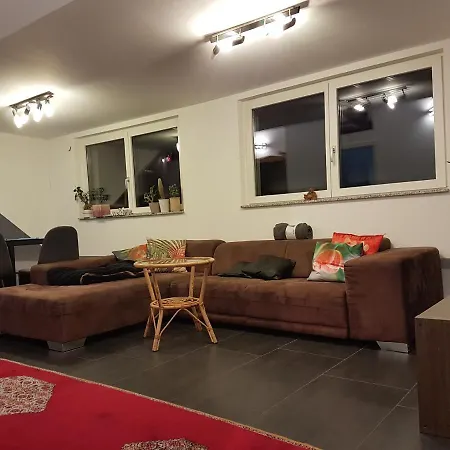 Apartment 3,5 Zimmer Hochwertig Eingerichtete Dachgeschosswohnung *