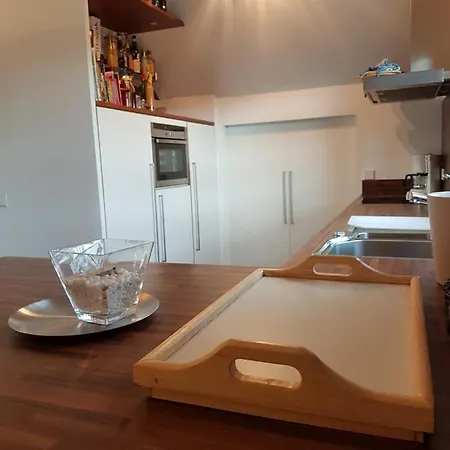 Apartment 3,5 Zimmer Hochwertig Eingerichtete Dachgeschosswohnung